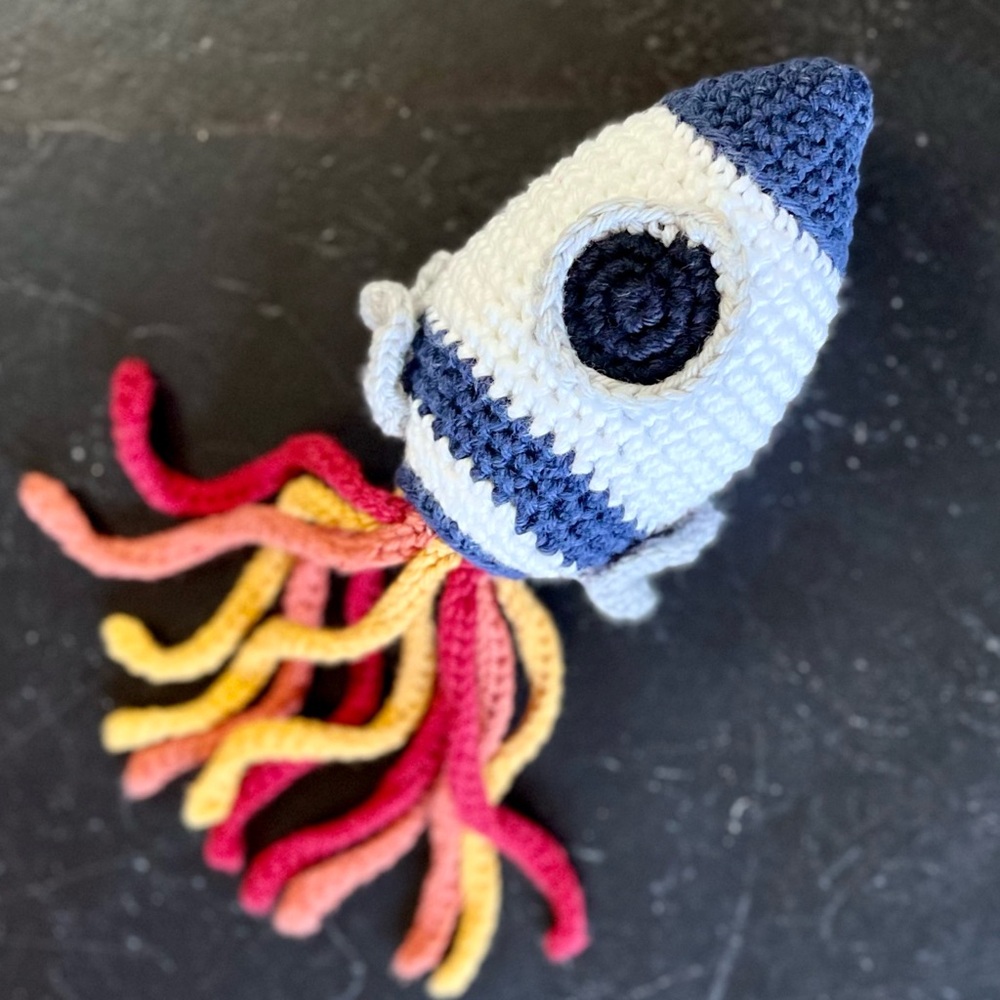 Handmade Knit Spaceship Stuffed Toy. Beautifully made high quality & condition! - Picture 10 of 13